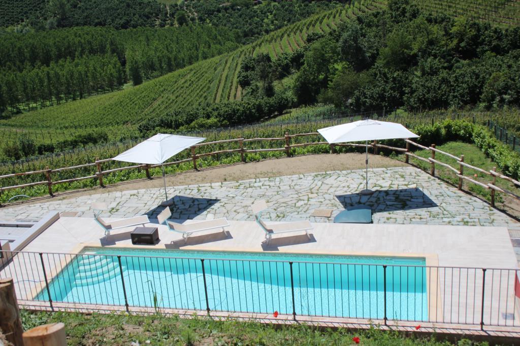 Bed and Breakfast Poggio dei Farinetti Diano dʼAlba Esterno foto